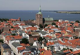 Die St. Nikolai-Kirche steht im Zentrum der Hansestadt Stralsund.
