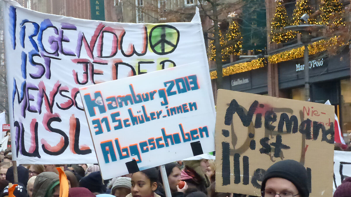 Schüler fordern Bleiberecht für "Lampedusa-Flüchtlinge".
