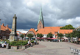 Eutiner Marktplatz mit Kirche St. Michaelis