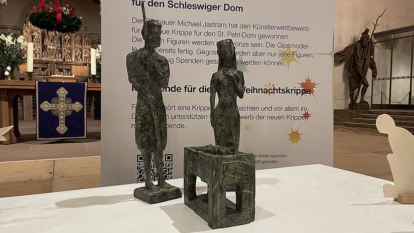 Die ersten Figuren aus Bronze für die neuen Schleswiger Weihnachtskrippe: Josef, Maria und das Jesuskind