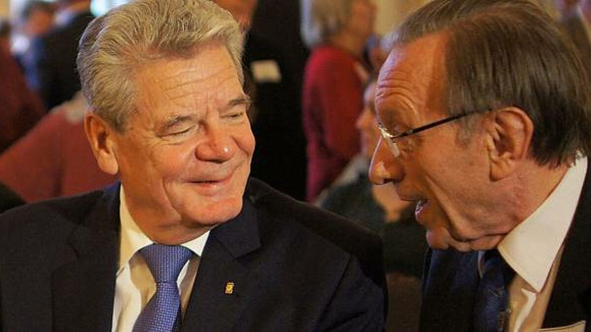 Bundespräsident Joachim Gauck (l.) und Altbischof Heinrich Rathke.