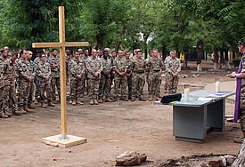 Militärpfarrer Andreas-Christian Tübler im vergangenen Jahr bei einem Gottesdienst in Mali