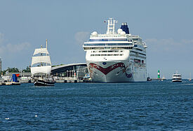 „Hanse-Sail“ in Rostock (c) iStockphoto, delectus
