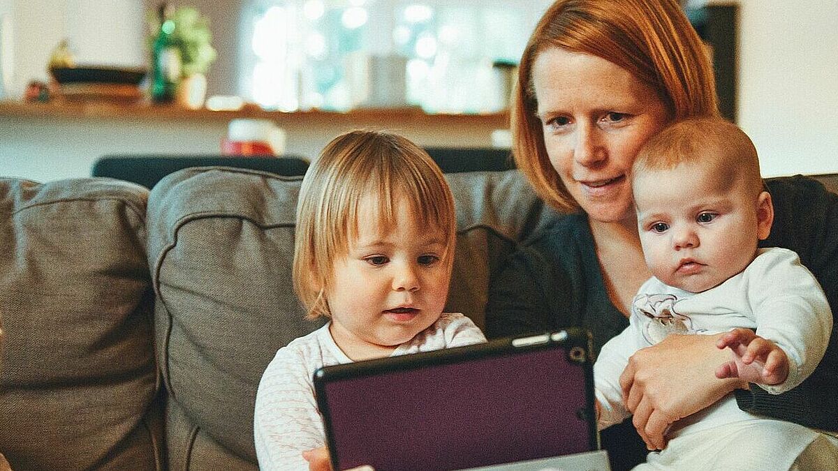 Homeschooling, Homeoffice, keine Kinderbetreuung: Die Corona-Krise stellt Familien vor massive Herausforderungen.