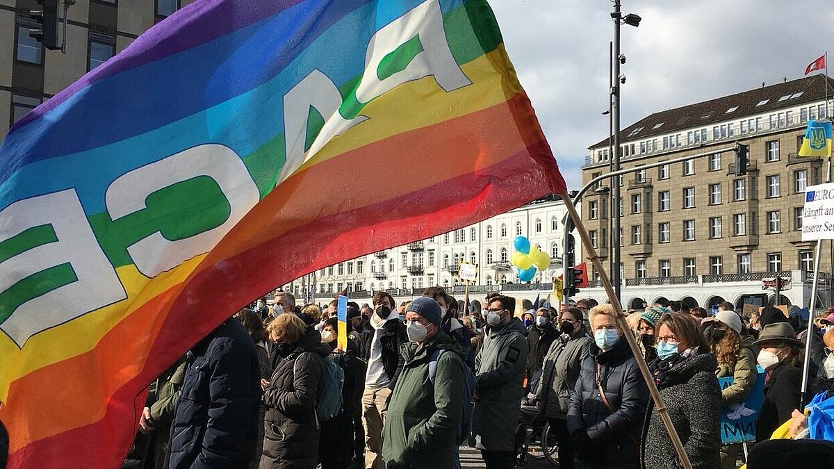 In Europa tobt ein Krieg, der gestoppt werden muss. In Hamburg zeigten die Menschen, dass sie für die Geflüchteten einstehen. 