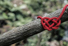 Herz als Netz gestrickt