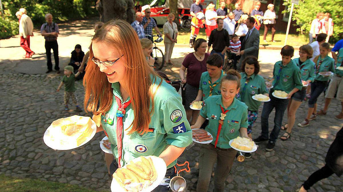 Beim Gründungsfest der Nordkirche Pfingsten 2012 hatten 600 Pfadfinderinnen und Pfadfinder zum Gelingen beigetragen