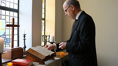 Bischof Magaard im Schleswiger Dom