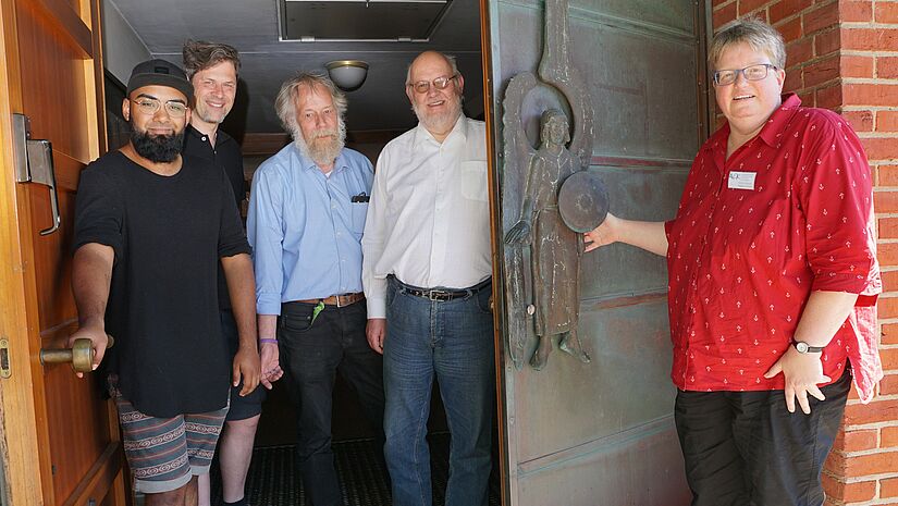 Stevan Bimbasic, Ralf Schneckener (beide Baptistenkirche), Hans Christian Segeberg (Christkirche), Henning Halver (Ökumenische Arbeitstelle Kirchenkreis Rendsburg-Eckernförde) und Ulrike Imbusch (Katholische Pfarrei St. Ansgar) (v.l.n.r.)