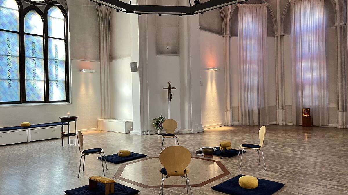 De Christophorus Kirche wurde 2009 umgebaut zu einem Raum, der offen ist für verschiedene Meditationsangebote. Es wurde nach Feng Shui-Maßstäben gearbeitet, ein neuer Boden verlegt, die Wände mit Naturfarben getüncht, die Fenster mit Tüchern verhangen.