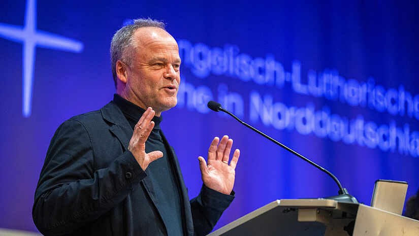 Tilman Jeremias spricht den Reisesegen Tilman Jeremias spricht den Reisesegen