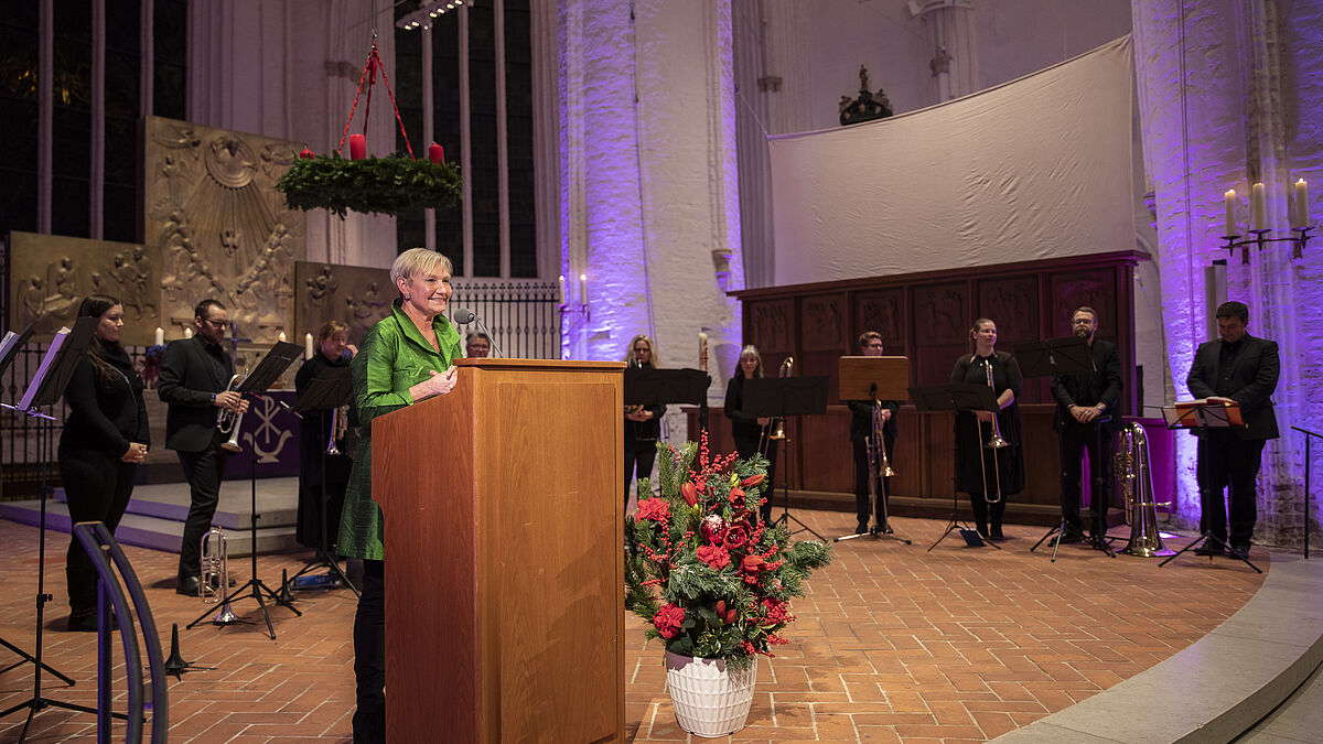Bischöfin Kirsten Fehrs lud im Namen der Nordkirche rund 350 Gäste zum traditionellen Adventsempfang.