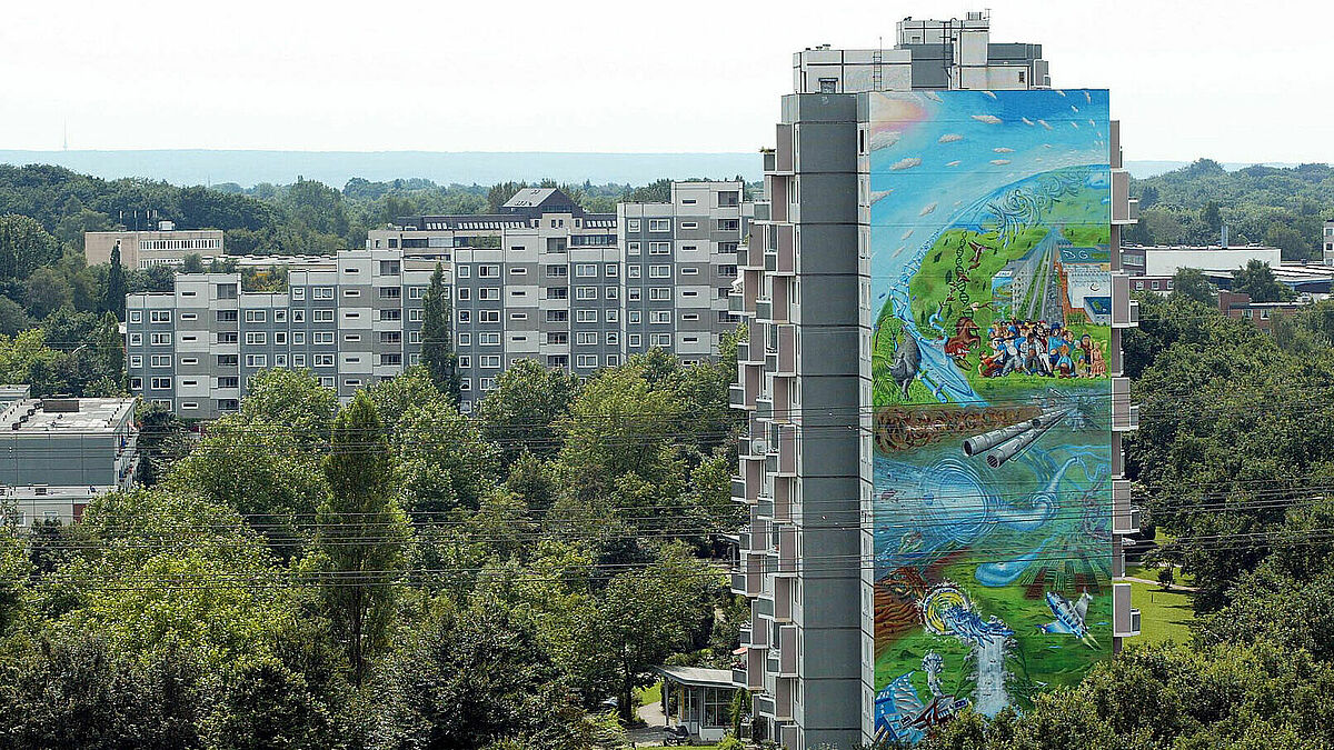 Graffiti am Hochhaus Immenbusch im Hamburger Stadtteil Osdorfer Born.