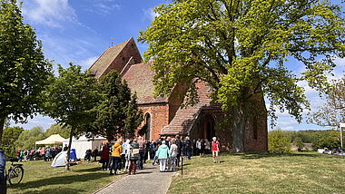 Beginn von Dorfkirche Mon Amour in Kirch Mummendorf