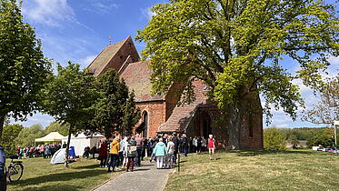 Beginn von Dorfkirche Mon Amour in Kirch Mummendorf