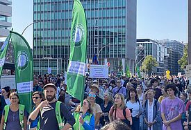 Der Kirchenblock von Churches for Future bei der Klimademo in der Hamburger Innenstadt am 20. September 2024