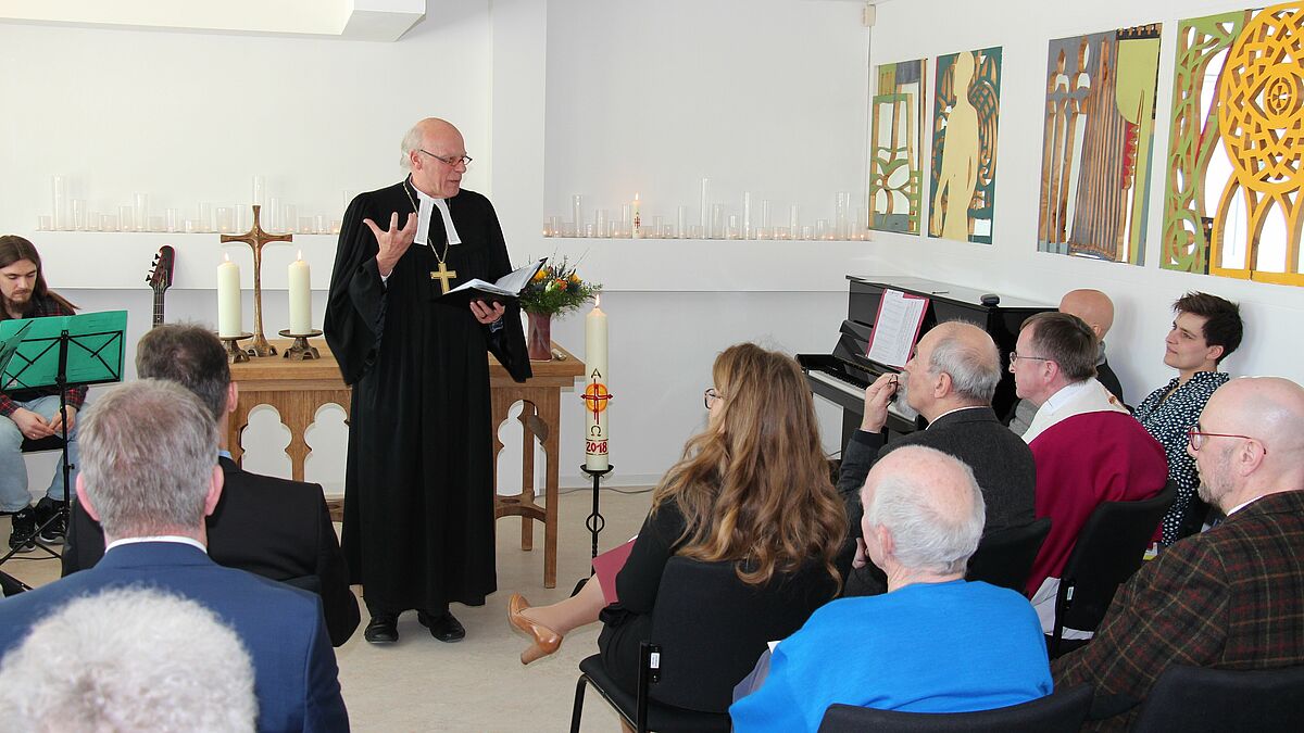 Gottesdienst am Ostermontag 2018 in der Justizvollzugsanstalt Waldeck bei Rostock: Landesbischof Gerhard Ulrich hielt die Predigt zur Einweihung der neugestalteten ökumenischen Kapelle