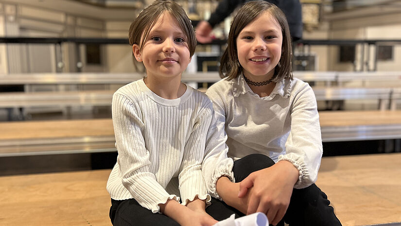 Die Drittklässlerinnen Hanna und Lou aus der Grundschule Wellenkamp mögen Mozart jetzt noch mehr.