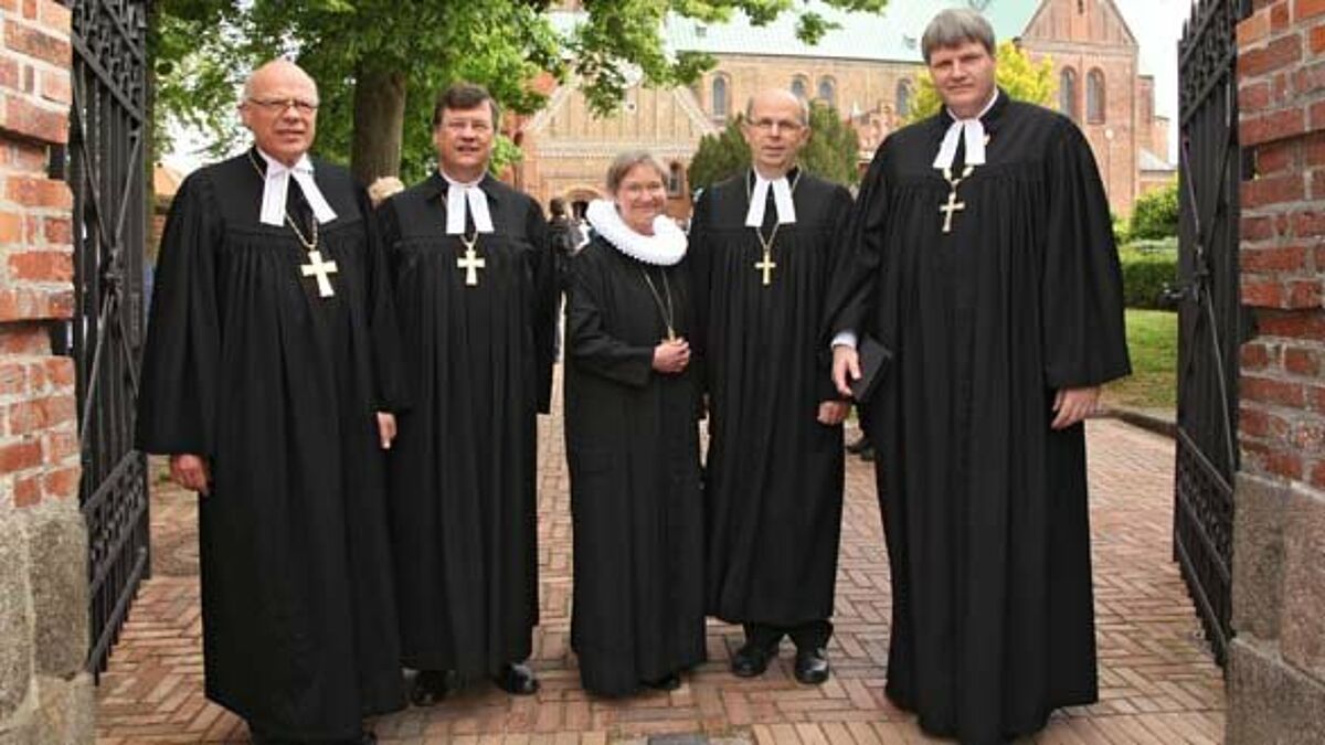 Bischof Ulrich, bischof Abromeit, Bischöfin Fehrs, Bischofsbevollmächtigter Magaard, Bischof von Maltzahn (v.l.)