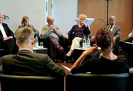 In großer Runde wurden intensiv und sehr konkret diskutiert.