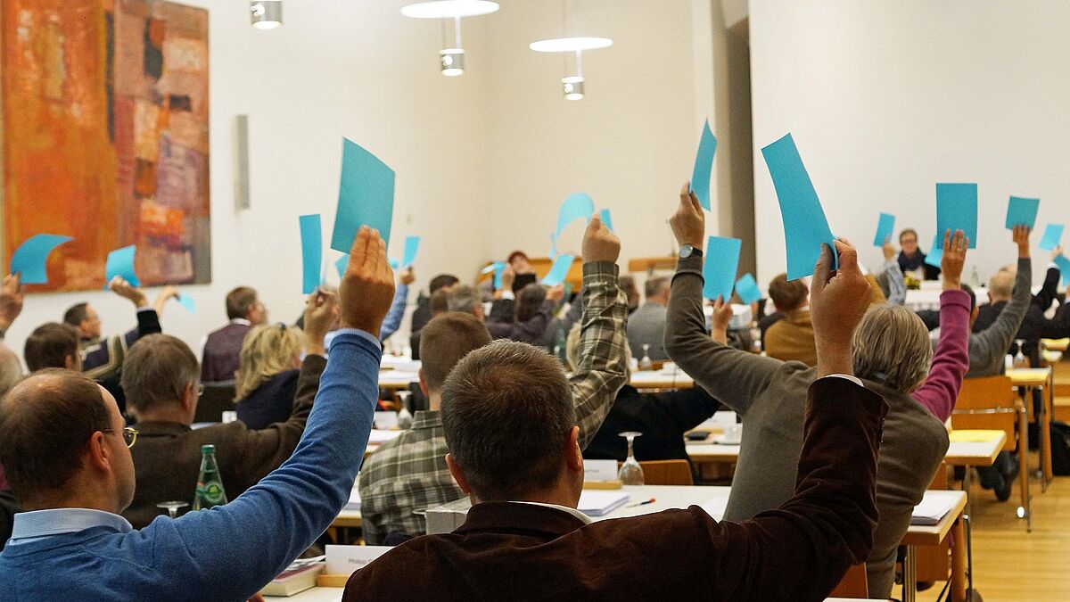 Die pommersche Kirchenkreissynode bei einer stimmte in Züssow für mehr Pfarrstellen 