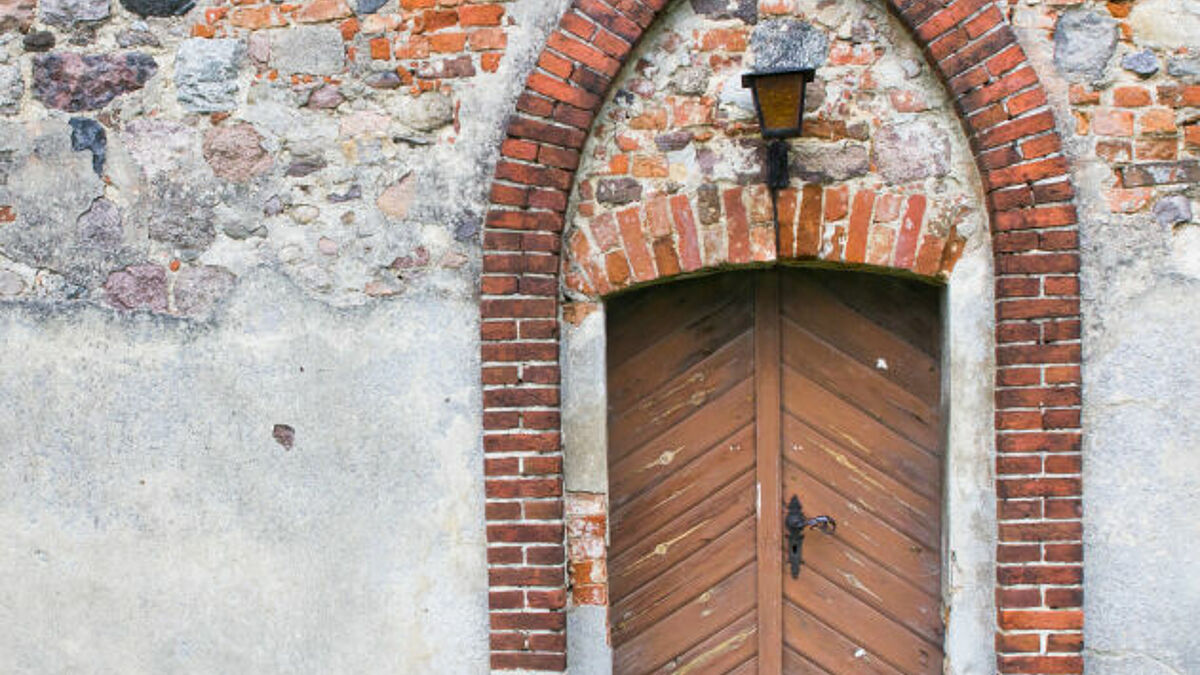 Ehrenamtliche sorgen dafür, dass viele Kirchen auch außerhalb der Gottesdienst-Zeiten besucht werden können. Am 2. September geht es beim "Tag der Offenen Kirche" um ihre Erfahrungen. 