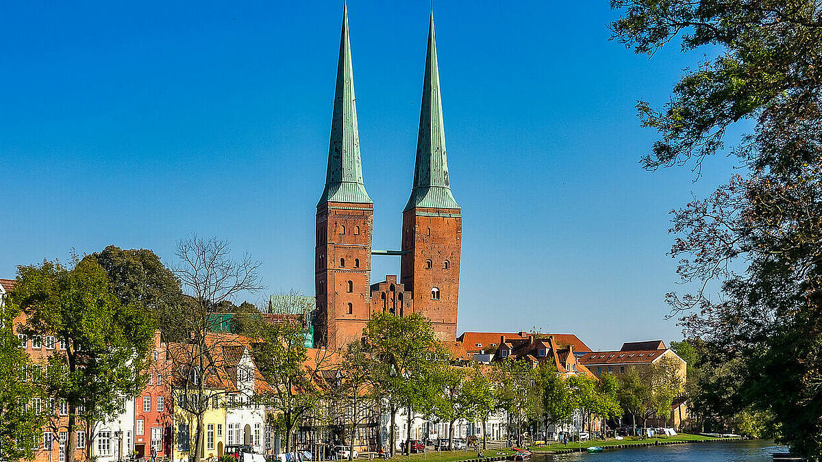 Im Lübecker Dom werden am Sonntag aus vier Vikarinnen und Vikaren ganz offiziell Pastoren. Sie werden künftig in verschiedenen Kirchenkreises Schleswig-Holsteins arbeiten. 