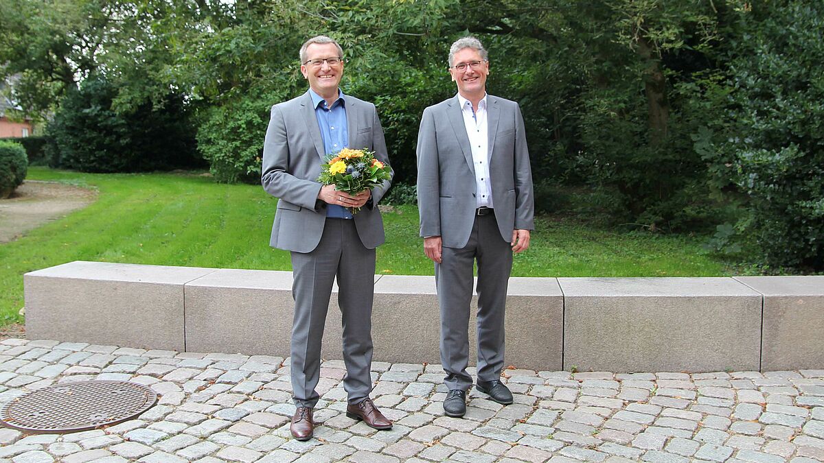 Propst Thielko Stadtland (links) neben seinem Amtskollegen Propst Thomas Bergemann.