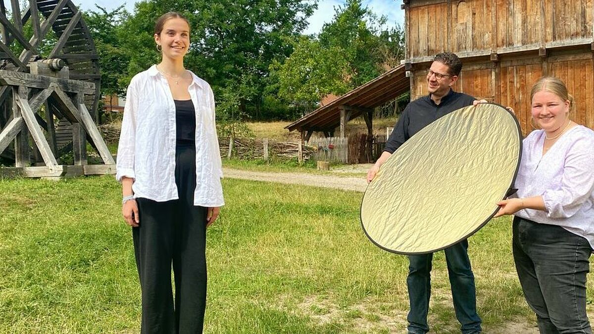 Das #liveline-Team produziert eine Sommer-Episode im Geschichtserlebnisraum Roter Hahn