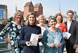 Kümmern sich um das spirituelles Urlaubsprogramm: Pastorin Katharina Gralla, Janina Kononov,  Heike Henningsen,  Claudia Süssenbach, Merle Fromberg, und André Rosinski (v.l.).