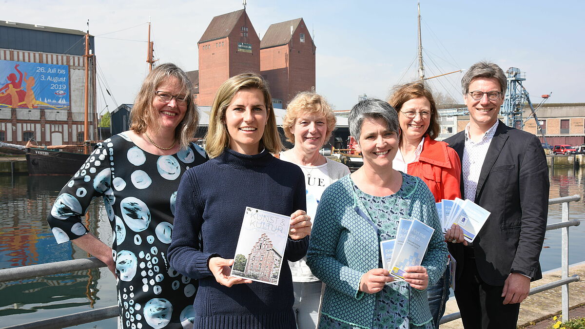 Kümmern sich um das spirituelles Urlaubsprogramm: Pastorin Katharina Gralla, Janina Kononov,  Heike Henningsen,  Claudia Süssenbach, Merle Fromberg, und André Rosinski (v.l.).