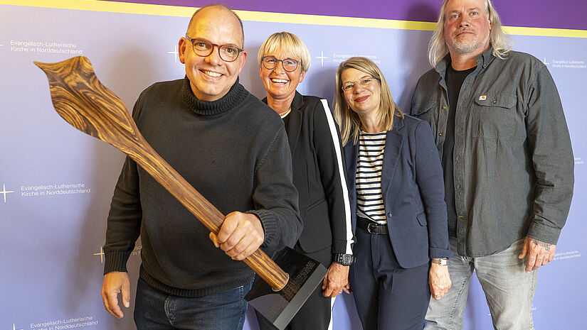 Johannes Ahrens (Stadtpastor in Flensburg), Katja Wrobel (Sportpiraten e.V. Flensburg), Birgit Lunde (Pastorin St. Petri Flensburg) und Dirk Dillmann (Sportpiraten e.V. Flensburg). 