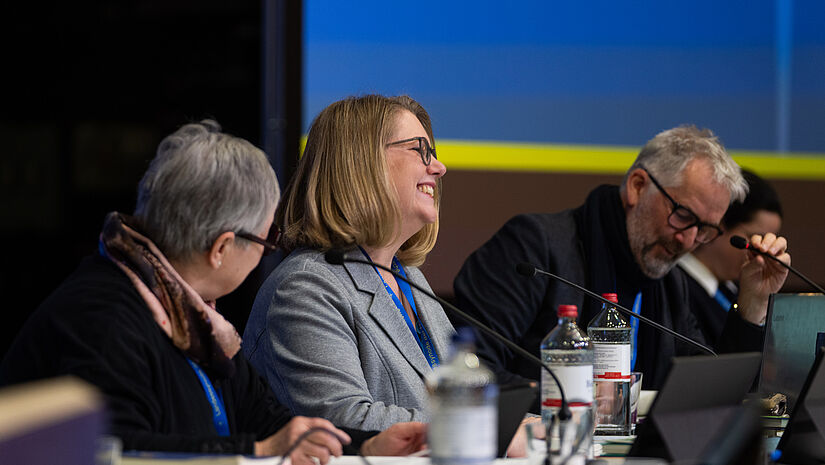 Das Präsidium besteht aus zwei Frauen und einem Mann