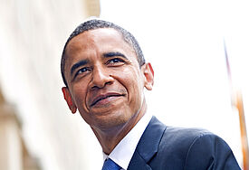 Präsident Barack Obama kommt zum Auftakt des Reformationssommers nach Deutschland. Das haben der Deutsche Evangelische Kirchentag (DEKT) und die Evangelische Kirche in Deutschland (EKD) heute bekannt gegeben. Der ehemalige US-Präsident wird am 25. Mai mit Bundeskanzlerin Angela Merkel zum Thema: „Engagiert Demokratie gestalten - Zuhause und in der Welt Verantwortung übernehmen” diskutieren. 