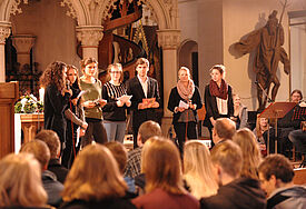 Schülerinnen und Schüler im Buß- und Bettag-Gottesdienst