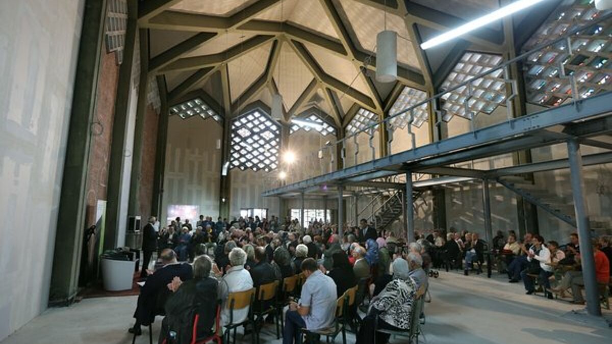 300 Besucher kamen zum "Dialog auf der Baustelle" in die künftige Moschee