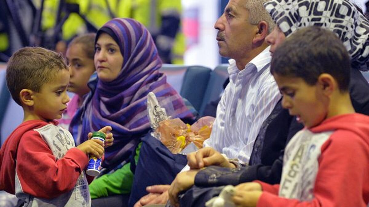 Die erste syrische Fluechtlingsgruppe ist am Mittwoch (11.09.2013) auf dem Flughafen Hannover-Langenhagen mit einer vom Bund gecharterten Maschine gelandet. 
