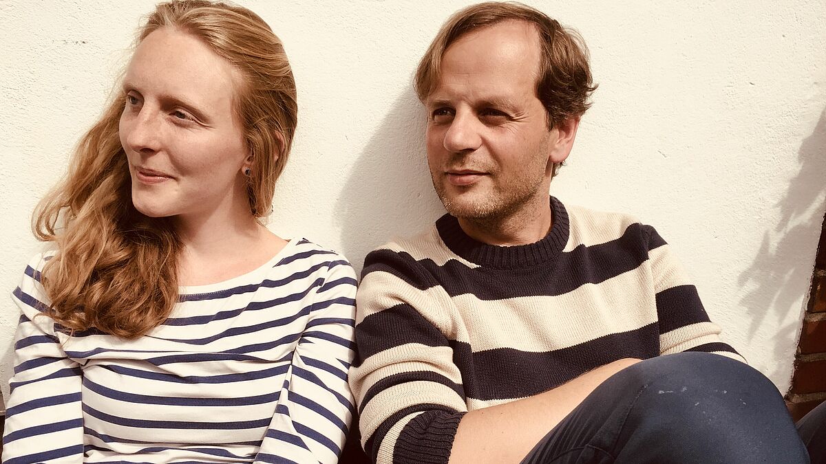 Sie sind auf der Pfarrgarten- Sommertour des Monatslieds zu hören: Annika Schiffner (Gesang) und Jan Simowitsch (Klavier).