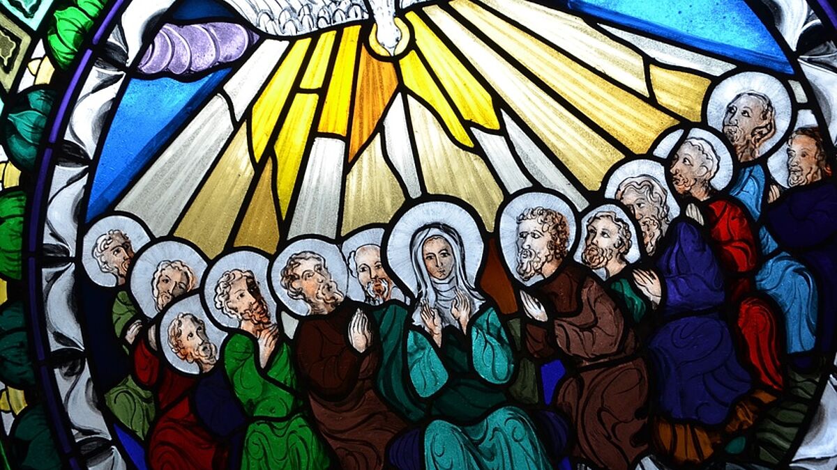 Die Evangelisten berichten, dass sich nach der Taufe Jesu im Jordan der Himmel öffnete und der Geist Gottes in Gestalt einer Taube herabkam.