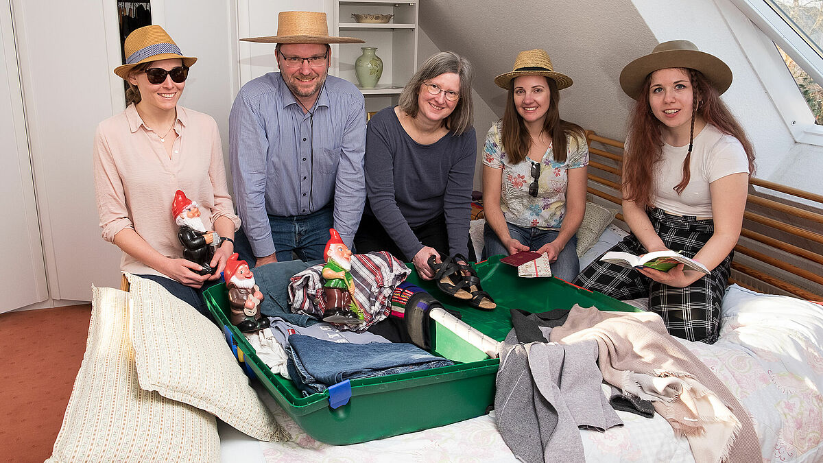 Kurz vor der Abreise: die Suchsdorfer Karoline Dechant, Stephan Nagel, Ulrike Brand, Franziska Tuttaß und Lis Reutiman