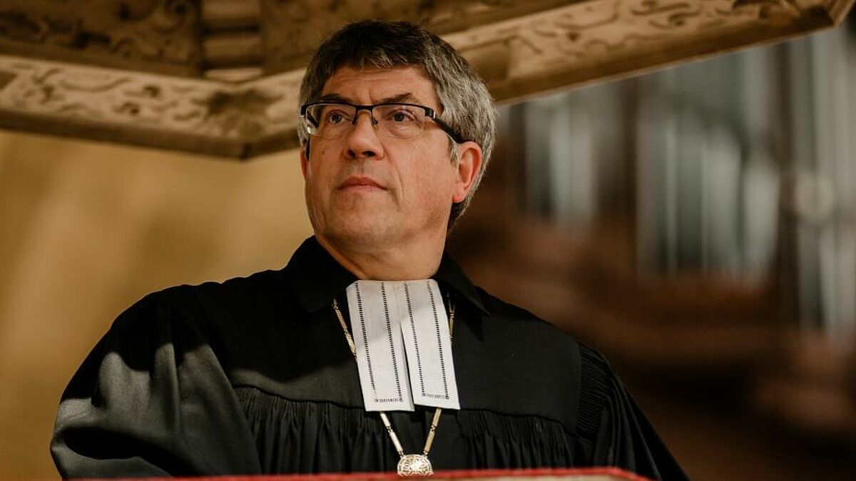 Der gebürtige Greifswalder und jetzige Landesbischof der Evangelischen Kirche in Mitteldeutschland (EKM) Friedrich Kramer hat nun den Posten des Friedensbeaufragten der EKD. 
