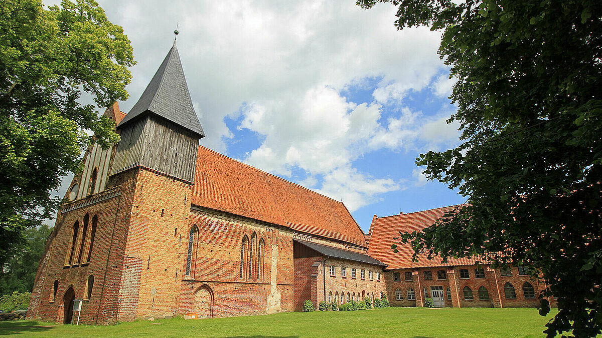 Das Kloster Rühn ist ein ehemaliges Benediktinerinnenkloster in Rühn im Landkreis Rostock
