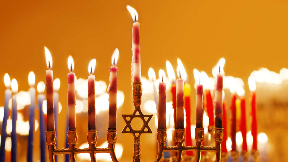 Lichterfest mit Chanukka-Leuchter